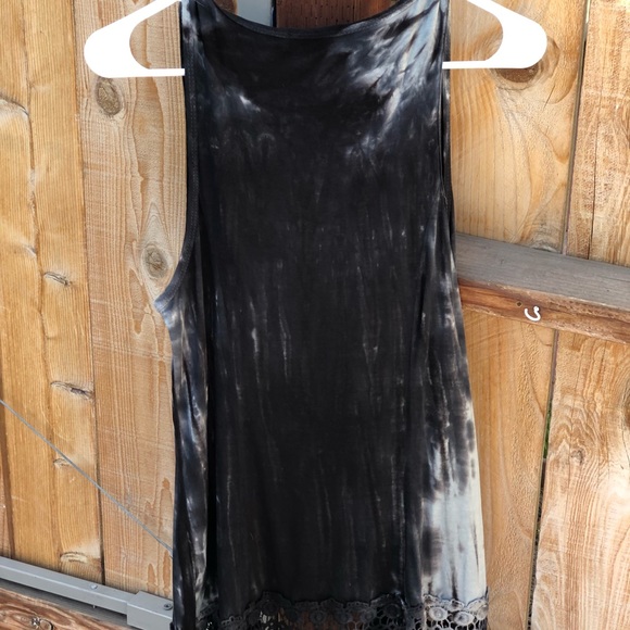 Sweet boho style navy and white tie die vest - Picture 3 of 4